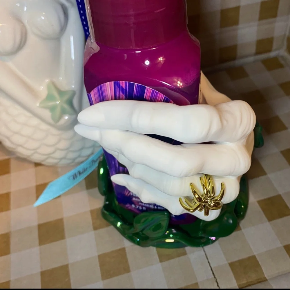 BATH AND BODY WORKS HALLOWEEN IVY HAND FOAMING SOAP HOLDER
